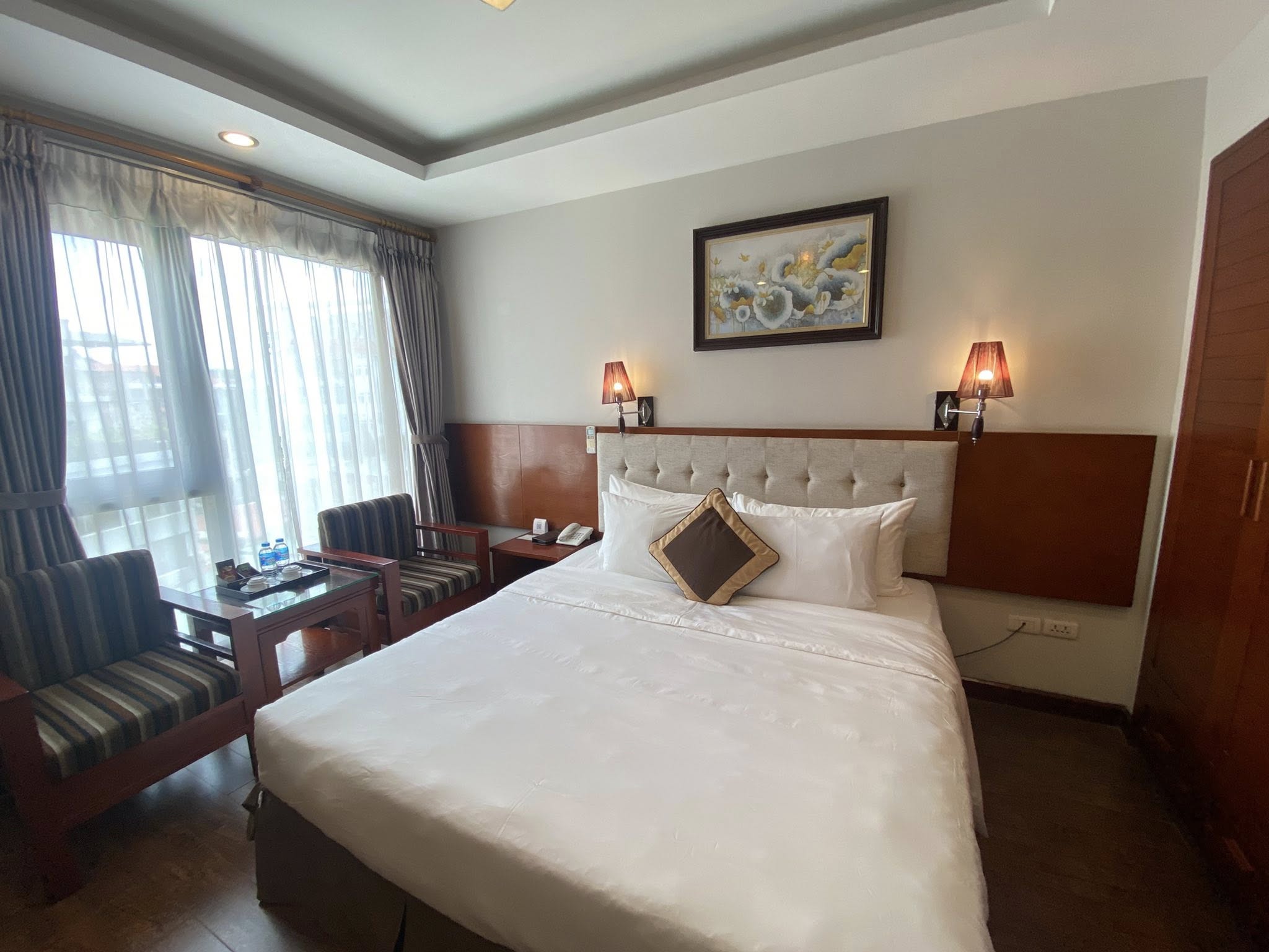 Khách Sạn Nguyễn Khánh Toàn 13 Tầng 60 Phòng Lô Góc 2 Thoáng 215 Tỷ Doanh Thu 650Tr/th 5