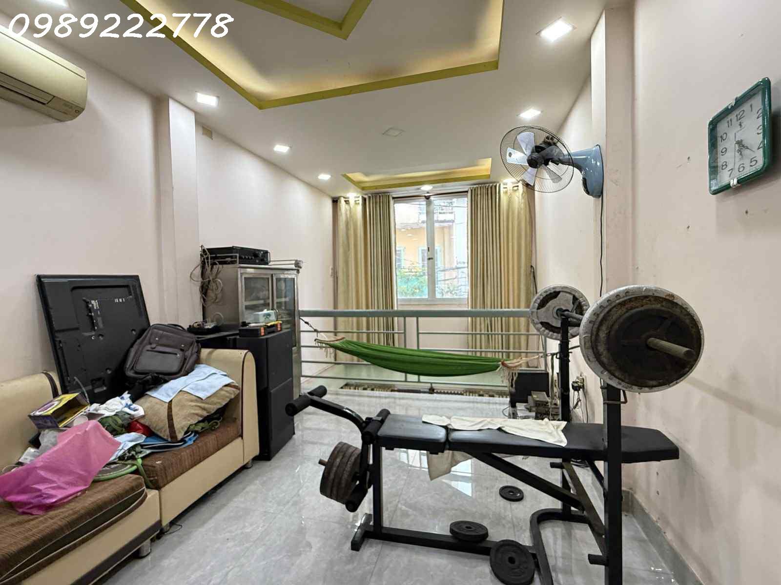 BÁN NHÀ ĐƯỜNG 3/2 , P12- XE HƠI ĐẬU CỬA - KHU PHÂN LÔ -SỔ VUÔNG ĐẸP - 5 TẤM HC ĐỦ- 4PN . MT 8 3