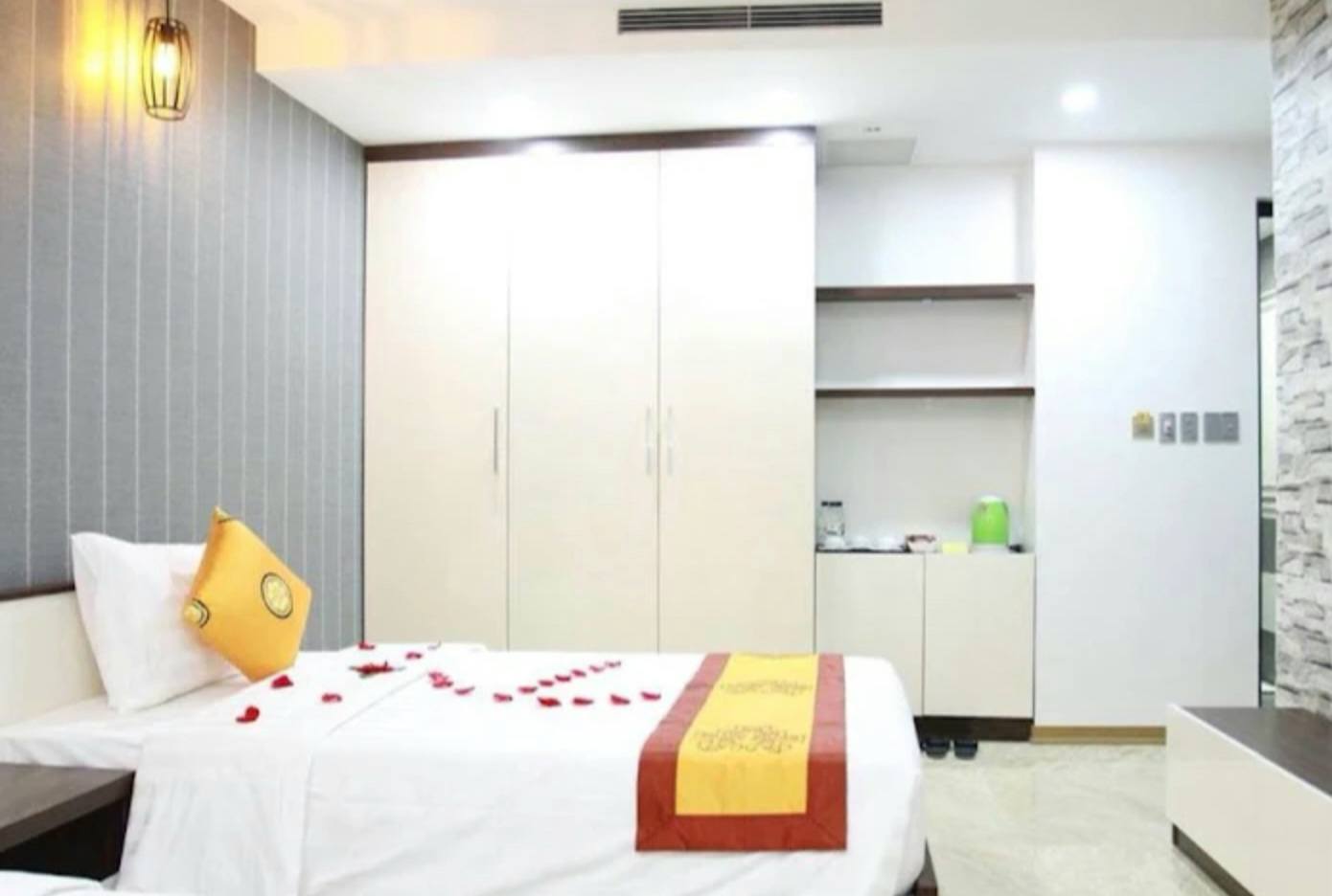 MẶT PHỐ TRẦN KHÁT CHÂN - KHÁCH SẠN 9 TẦNG - 175M² - MT 6.5M - 132 TỶ 4