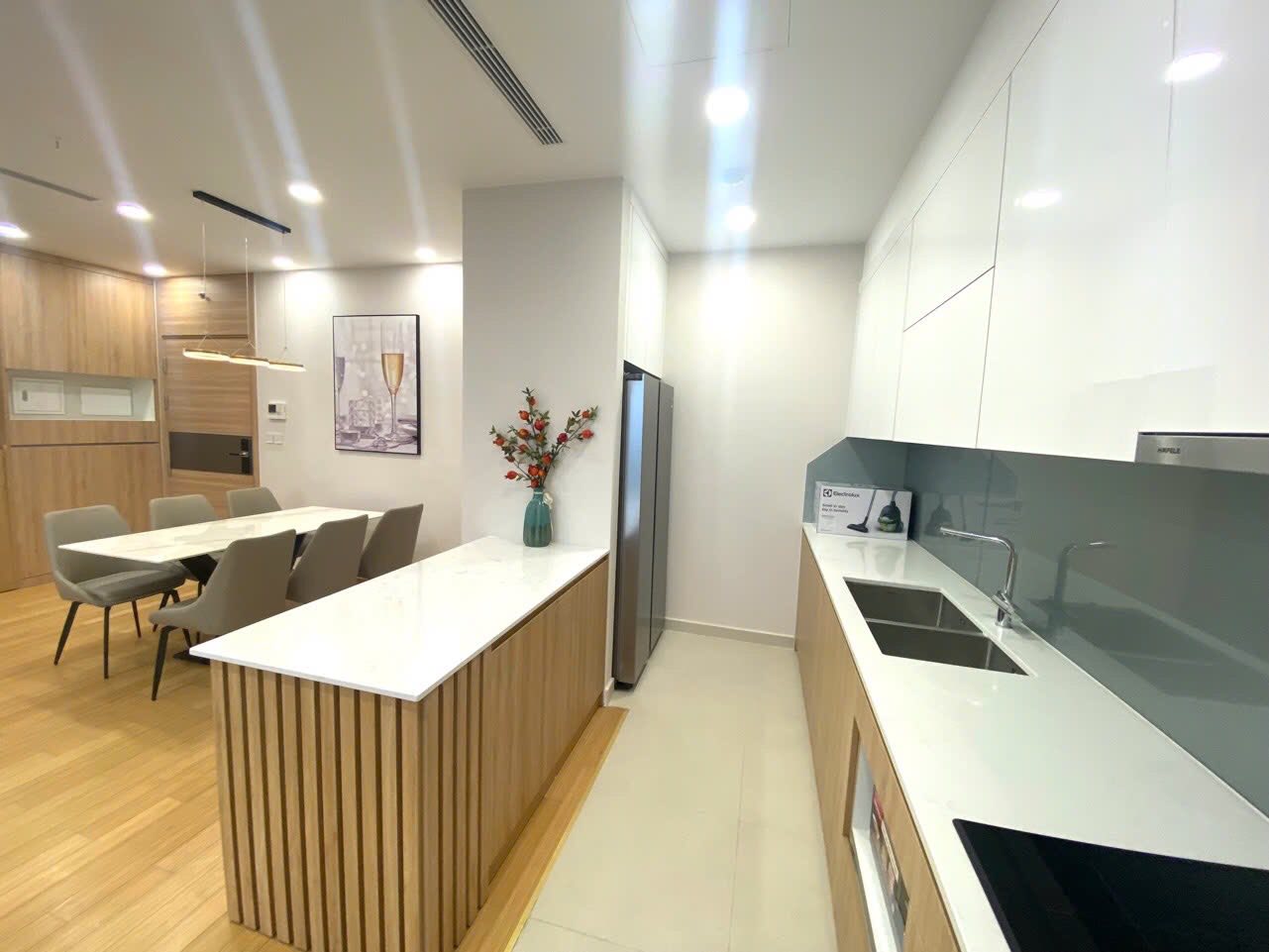 Nhu cầu thuê căn hộ The Zei Mỹ Đình 2 ngủ, full nội thất. Đẹp. 3