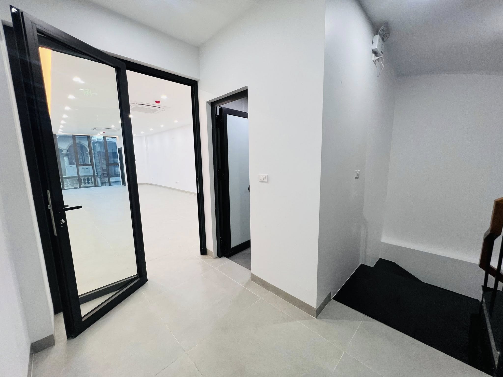 Siêu Phẩm Mặt Phố Trần Đại Nghĩa 7 Tầng Thang Máy MT 5.5M 52 Tỷ 2 Thoáng trước sau 3