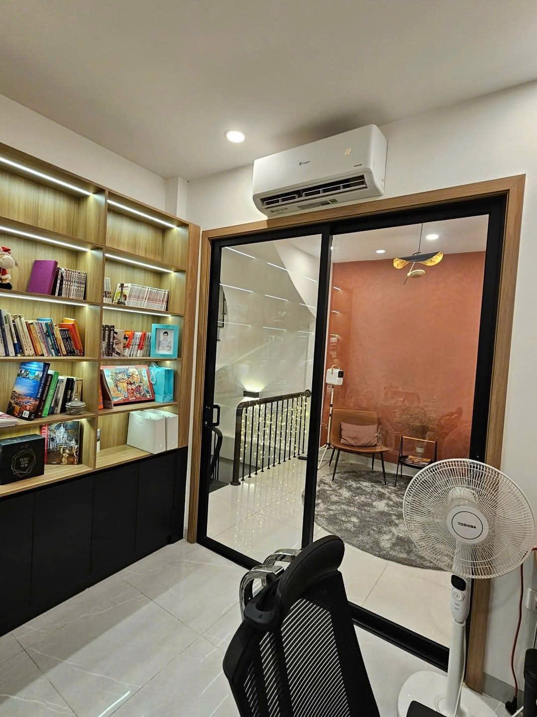 NHÀ ĐẸP Ở NGAY-MẶT PHỐ BÁT KHỐI-60M 4T 10TỶ-MẶT TIỀN RỘNG-KINH DOANH-CHO THUÊ 2