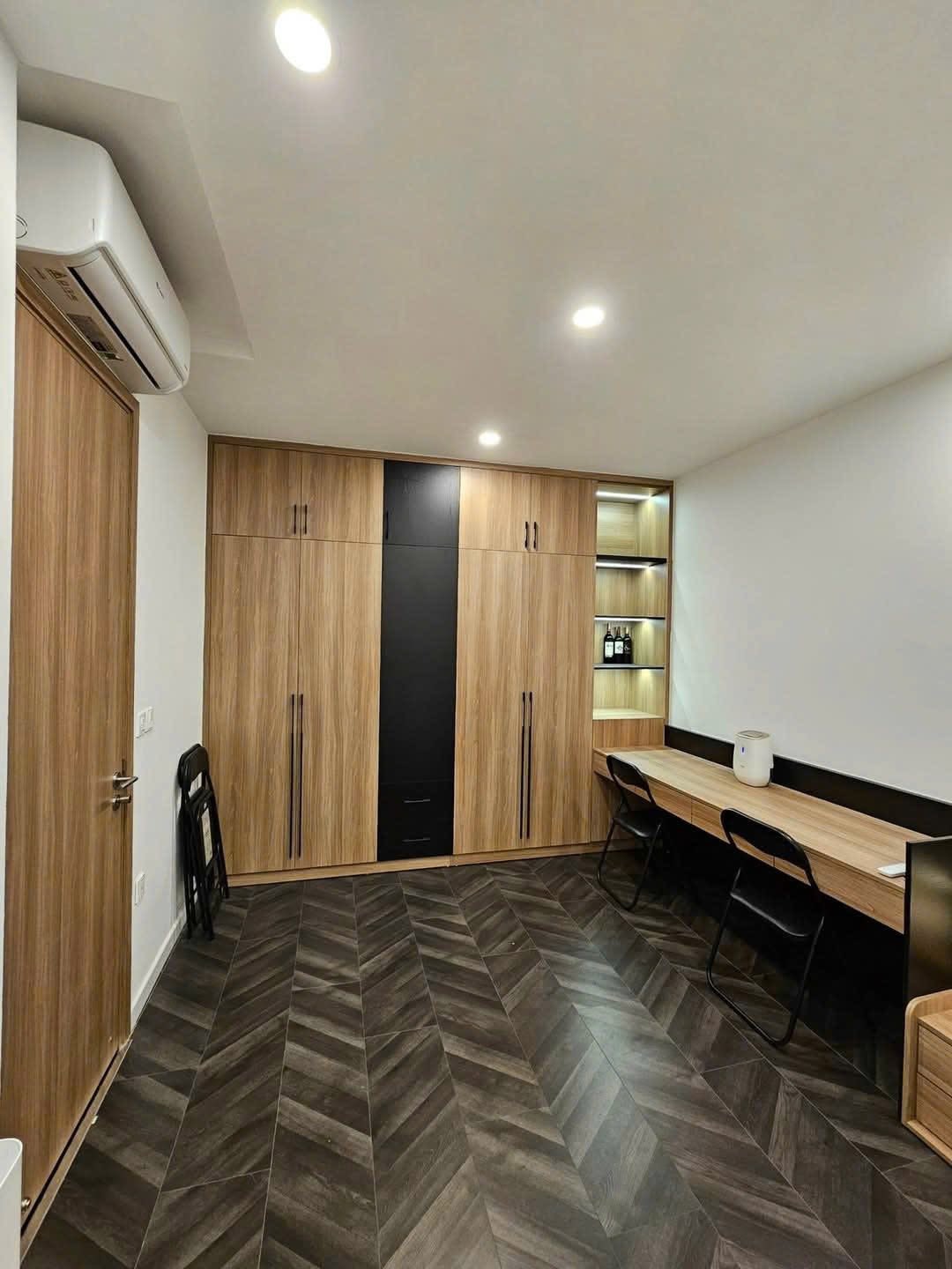 CẦN BÁN-NHÀ MẶT PHỐ BÁT KHỐI-60M 4T-VỊ TRÍ ĐẸP-MẶT TIỀN RỘNG-KINH DOANH-CHO THUÊ 3