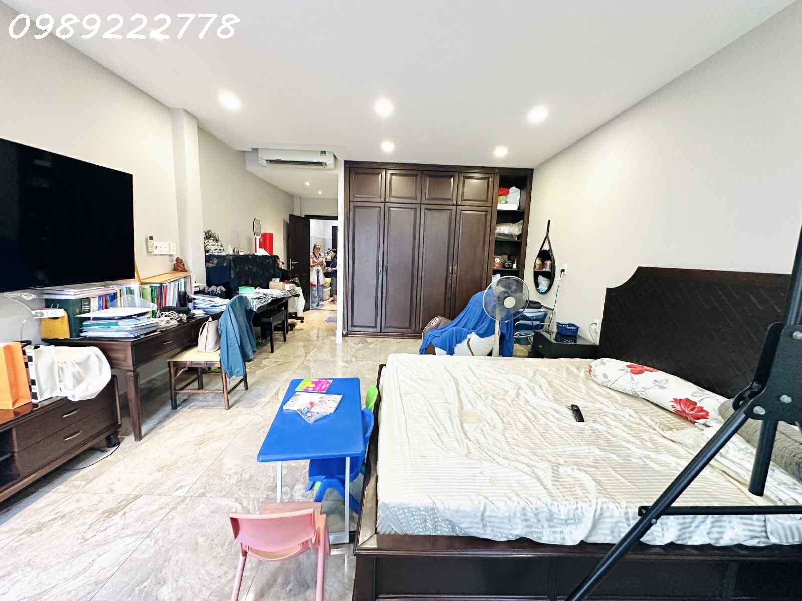 MẶT TIỀN KINH DOANH HUỲNH VĂN BÁNH – PHƯỜNG 11– PHÚ - THANG MÁY - 5 TẦNG - 6 PHÒNG MASTER - THIẾT 2