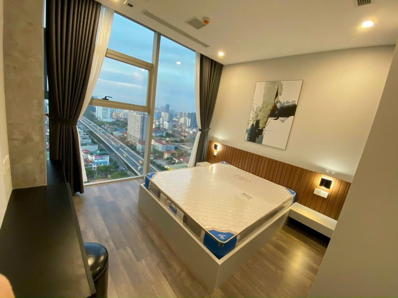 Thuê căn hộ 2 phòng ngủ- Sunshine Center, Mỹ ĐÌnh. Nội thất full đầy đủ.