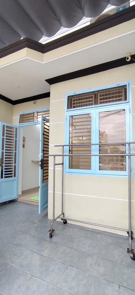 NHÀ TRỆT LỬNG 50M2. HẺM XE HƠI MỘT TRỤC THẲNG. GẦN NGÃ TƯ BÙI CÔNG TRỪNG GIAO ĐẶNG THÚC VỊNH. ĐÔNG 2