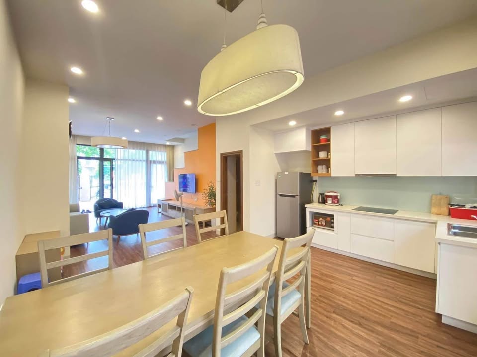 Cần bán Căn hộ chung cư đường Hoàng Quốc Việt, Phường Bãi Cháy, Diện tích 99m², Giá 8.4 Tỷ