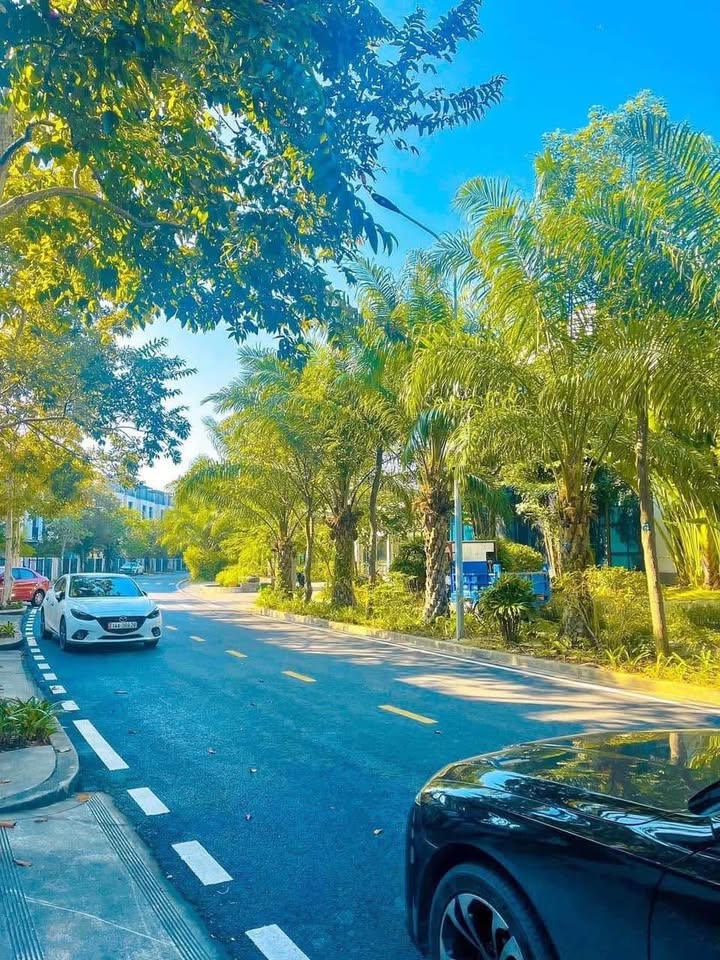 Cần bán Căn hộ chung cư đường Hoàng Quốc Việt, Phường Bãi Cháy, Diện tích 99m², Giá 8.4 Tỷ 7
