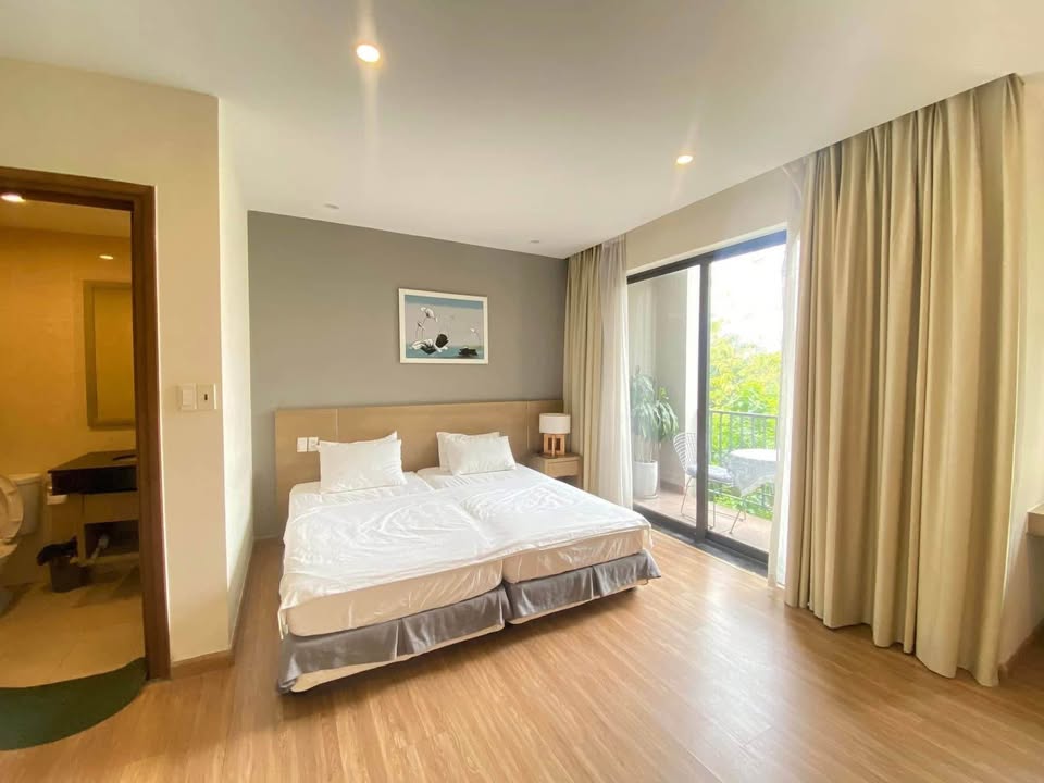 Cần bán Căn hộ chung cư đường Hoàng Quốc Việt, Phường Bãi Cháy, Diện tích 99m², Giá 8.4 Tỷ 9