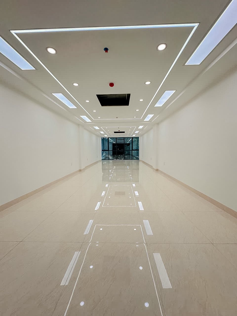 MẶT PHỐ NGUYỄN KHANG - TÒA VP 8 TẦNG - 80M² - VỈA HÈ - VIEW SÔNG - SỔ VUÔNG ĐÉT 2