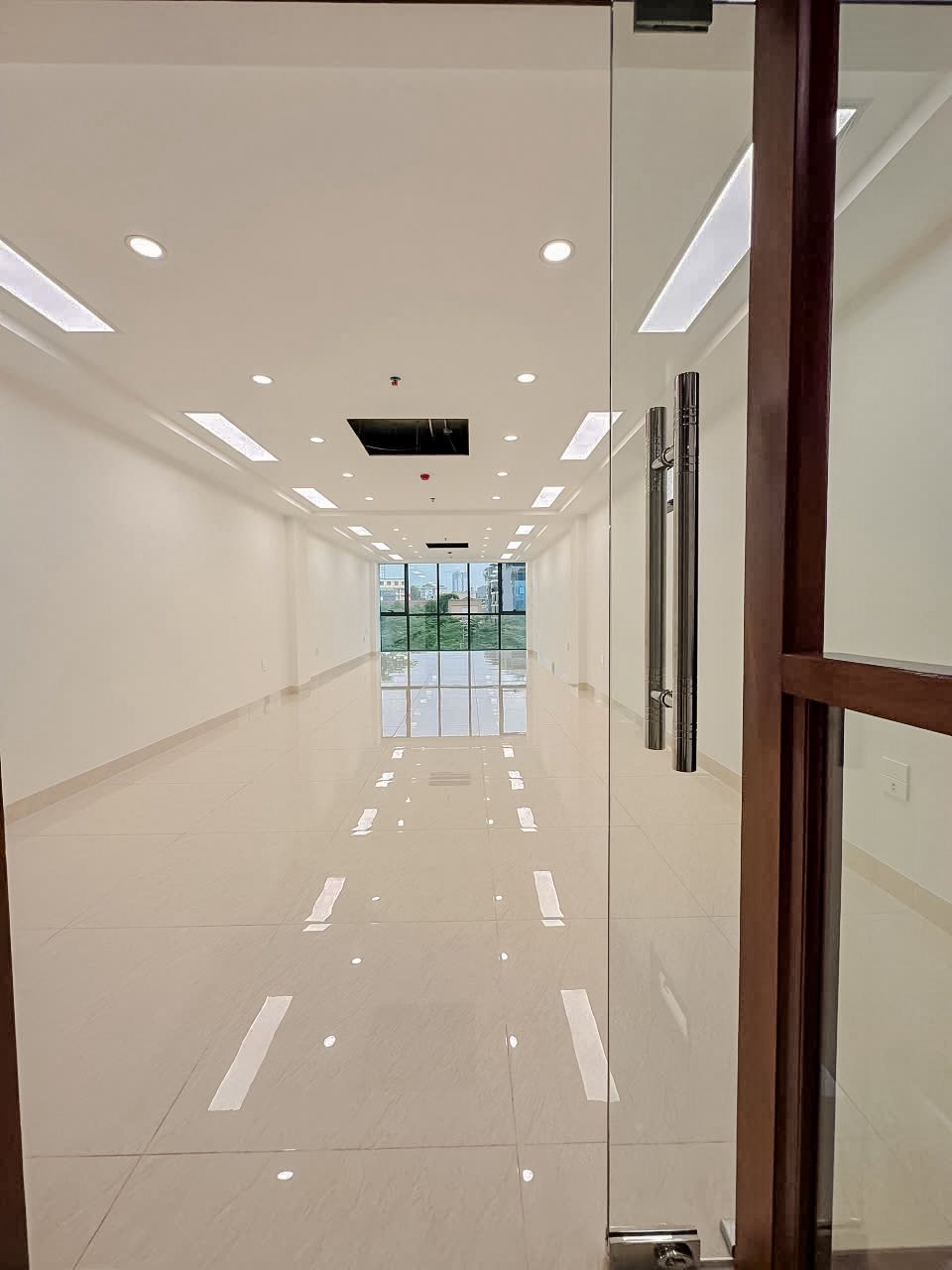 MẶT PHỐ NGUYỄN KHANG - TÒA VP 8 TẦNG - 80M² - VỈA HÈ - VIEW SÔNG - SỔ VUÔNG ĐÉT 3