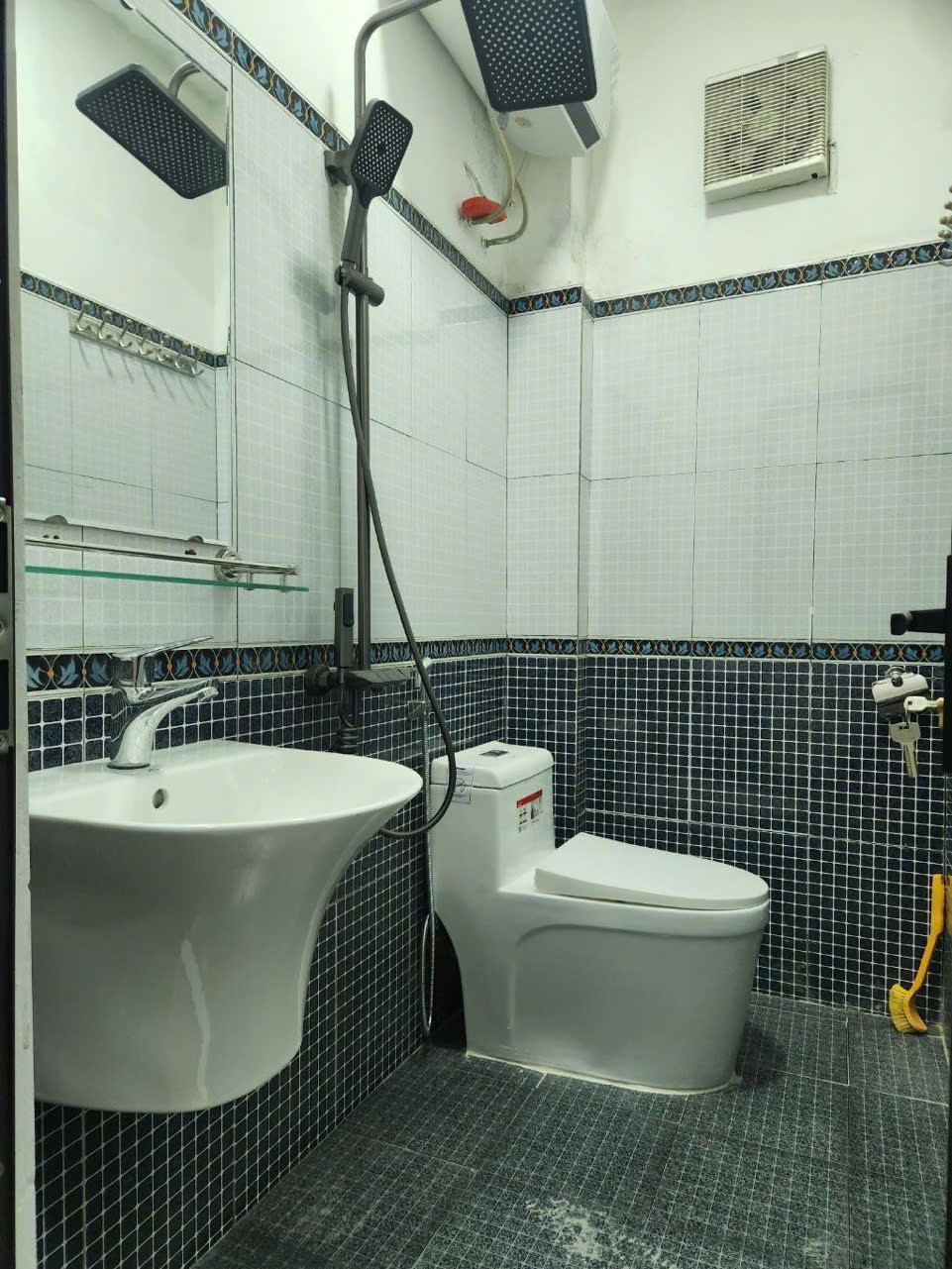 Bán nhà đẹp Kim Giang 36m * 4 Tầng, ô tô dừng đỗ cách nhà hơn 10m, nhà có sân để xe tiện lợi 5