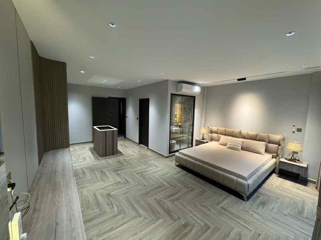nhà đẹp Ngọc Thuỵ, 7 tầng thang máy, MT 5.7m, gara 2 xe 7 chỗ, kinh doanh, full nội thất 4