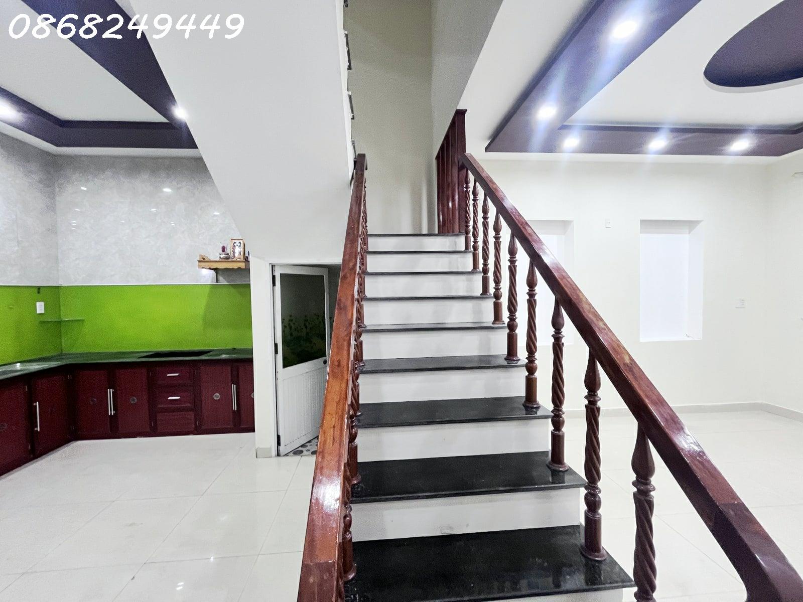 Nhà 3 tầng mới len ken, vị trí đẹp, đường 4m có lề, gí chỉ 5 tỷ xx 2