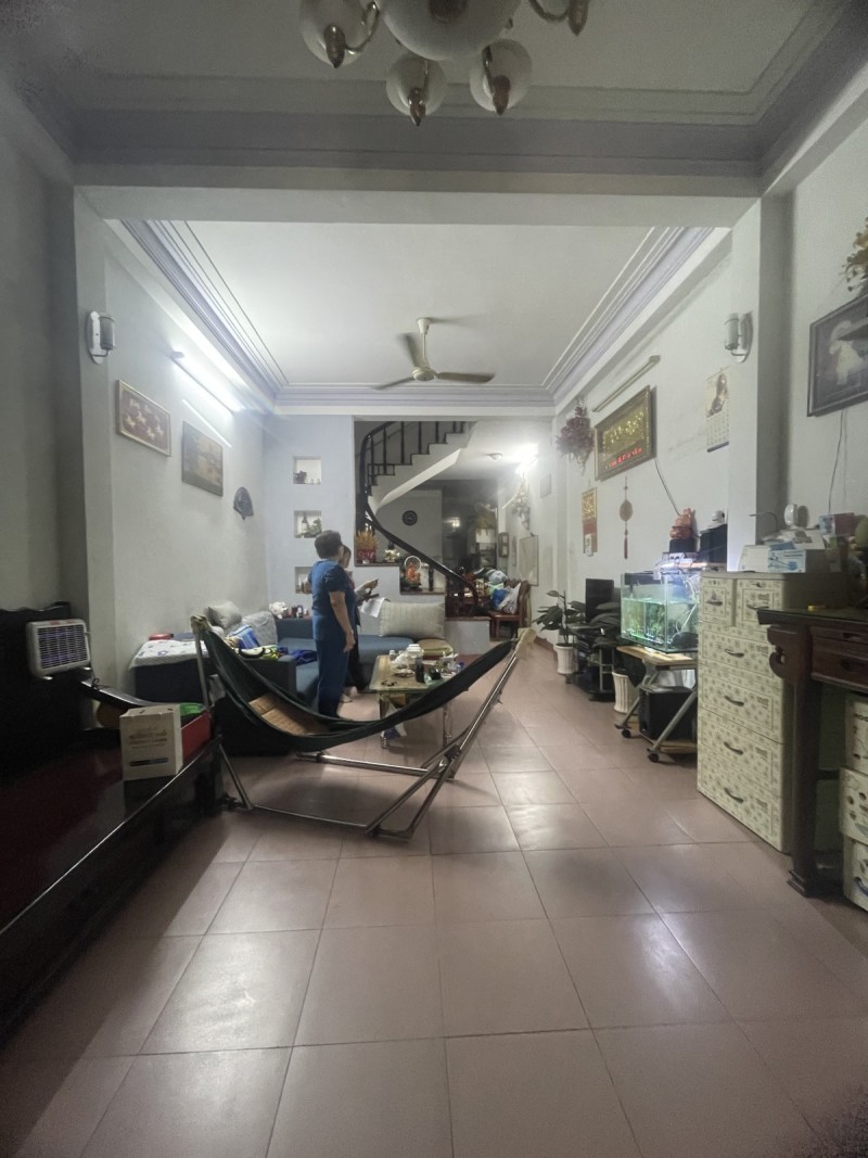 Bán nhà mặt tiền khu chợ Hiệp Tân-ngang 4m-sổ vuông-kinh doanh sầm uất-giá tốt 2