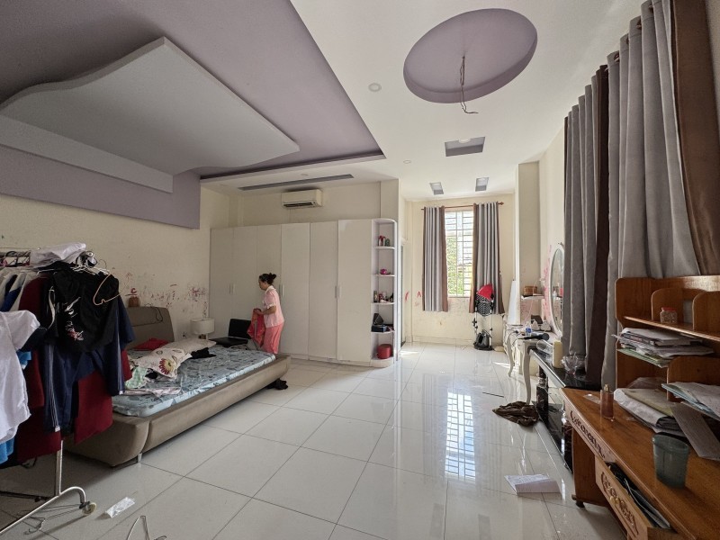 Bán nhà Đặng Văn Bi, Thủ Đức, TP HCM, DT 176m2, 3 tầng, 4PN, SH, Giá13.3 tỷ. 5