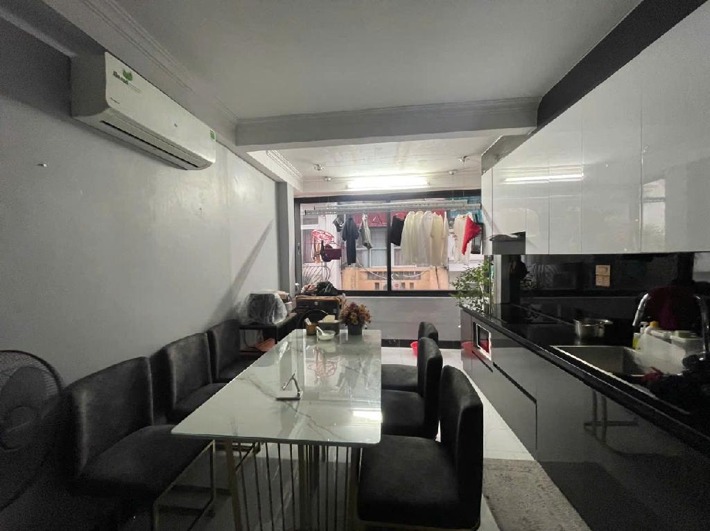 Nhà mới mặt phố Đống Đa 6 tầng - hơn 7 tỷ 3