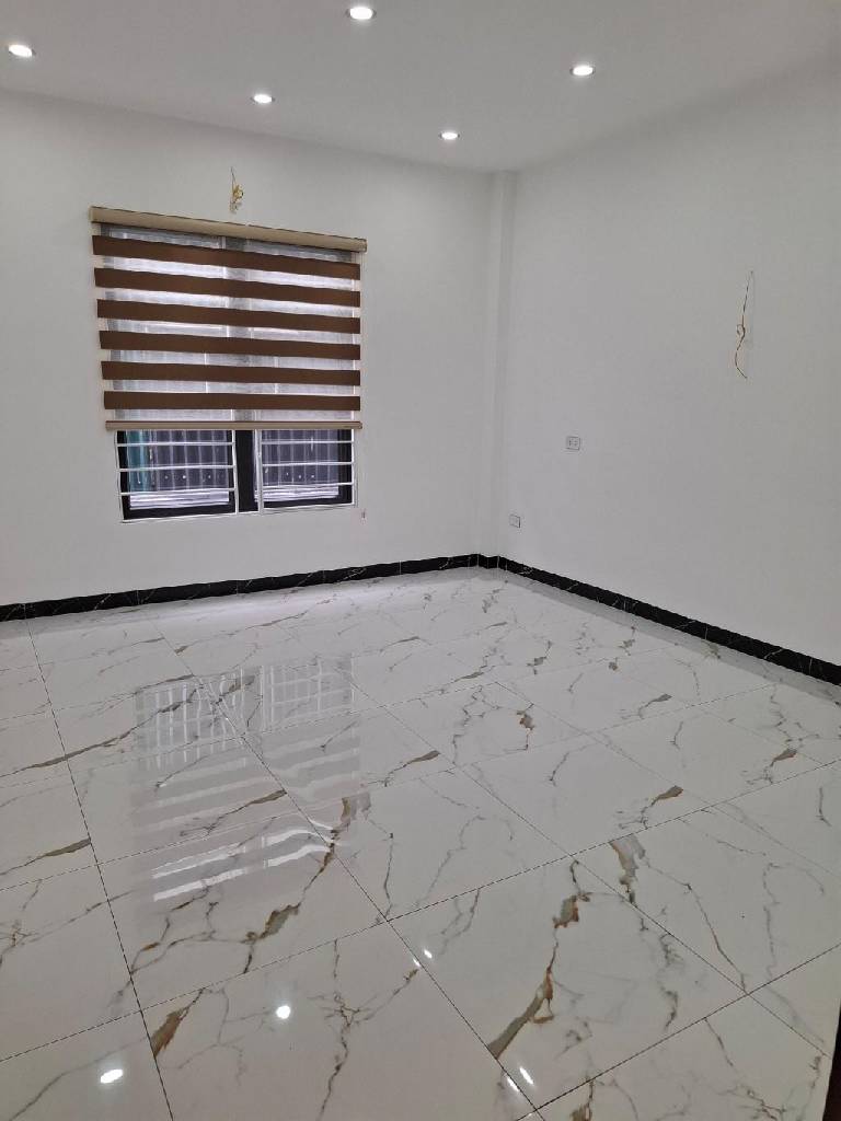 Cần bán Nhà mặt tiền đường Lĩnh Nam, Phường Mai Động, Diện tích 71m², Giá 18.5 Tỷ 5