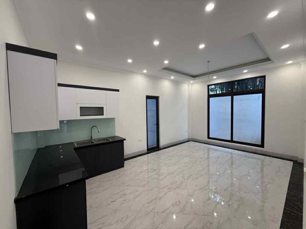 bán nhà Hoa Lâm-Việt Hưng, 83m x 5 tầng, thang máy, gara, nở hậu, 6 ngủ khép kín, dòng tiền 2