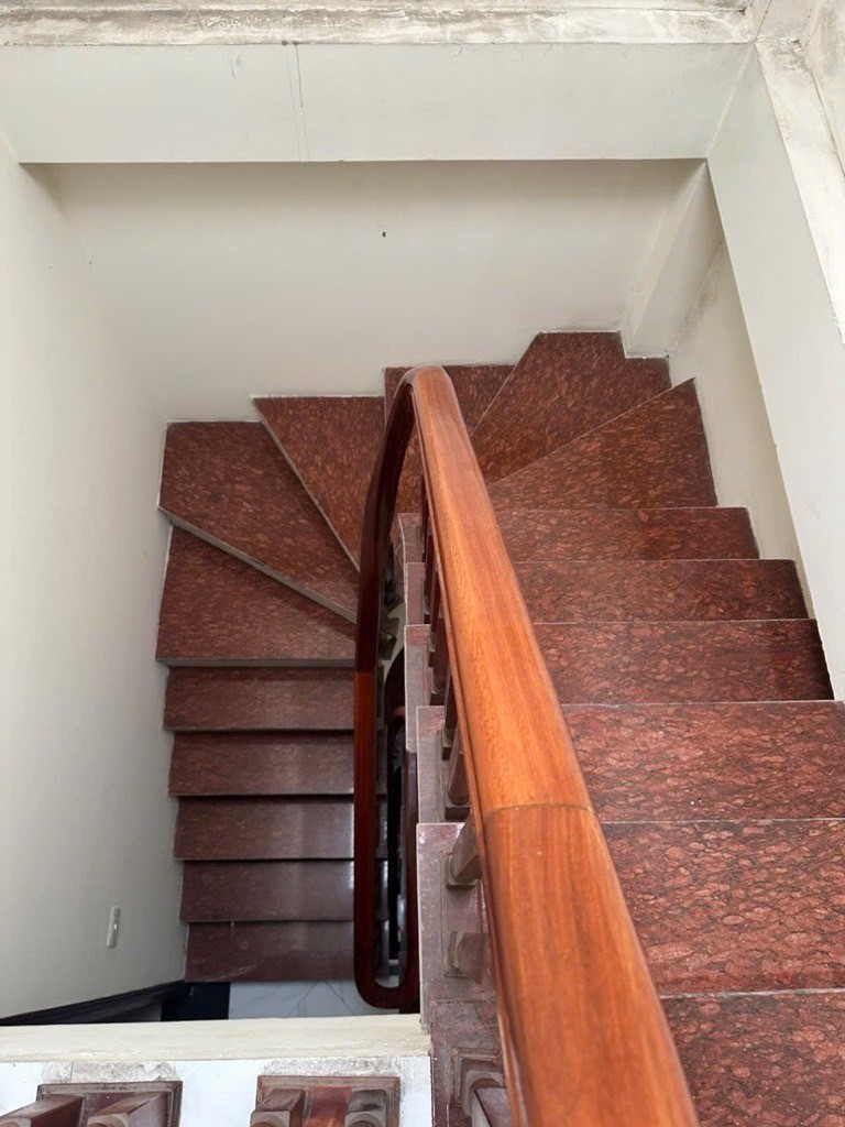 Cần bán Nhà mặt tiền đường Yên Duyên, Phường Yên Sở, Diện tích 35m², Giá 8.3 Tỷ 6