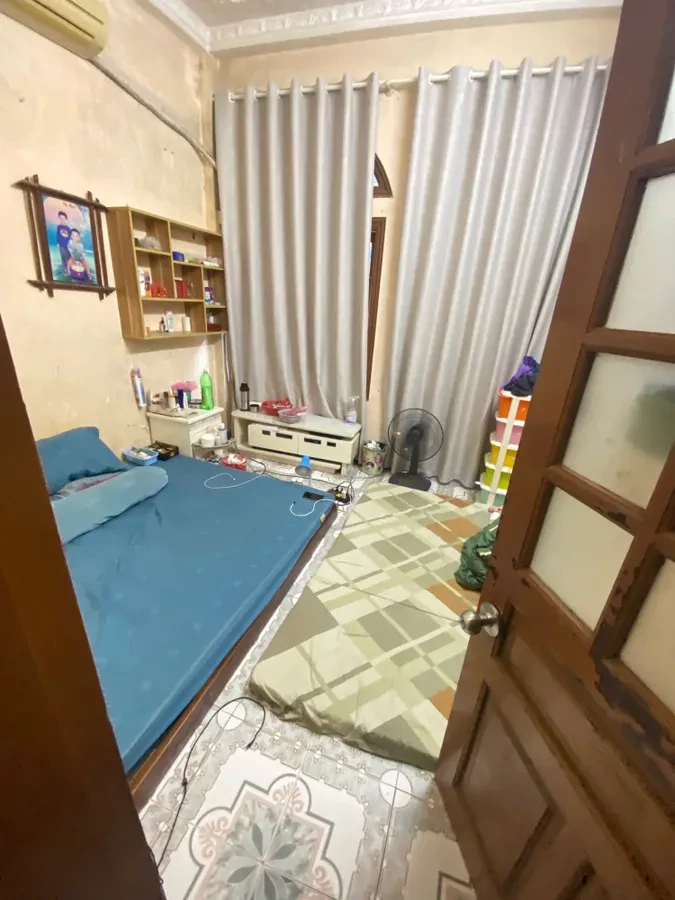 Bán Nhà Đê La Thành nhỏ 31m2. 4 tầng. mặt tiền 3.2m. giá 7.5 Tỷ Đống Đa Hà Nội 2