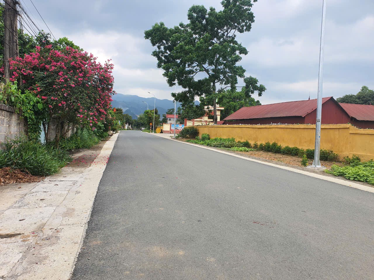Bán nhanh đất nghỉ dưỡng Nhuận Trạch , Lương Sơn , Hòa Bình có ao cách Hà Nội 45p di chuyển 3