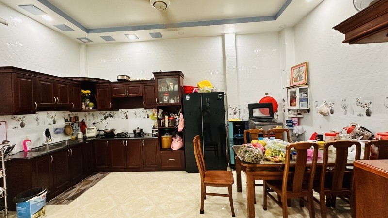 Bán nhà mặt tiền Khuông Việt-ngang 5m-4PN-kinh doanh tấp nập-giá rẻ 3