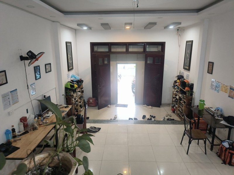 Bán nhà mặt tiền  đường Số 8, Tăng Nhơn Phú, TP HCM,  DT 130m2, 3 tầng, 5PN, sổ hồng. Giá 11.6 tỷ. 2