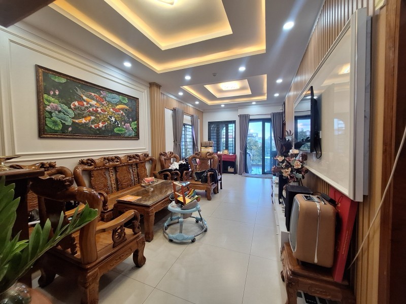 Bán nhà Phường Hiệp Bình, Đường  Số 35, DT240 m2, 8x30m, 2 tầng, 9PN, SH, Giá 11.3 tỷ.