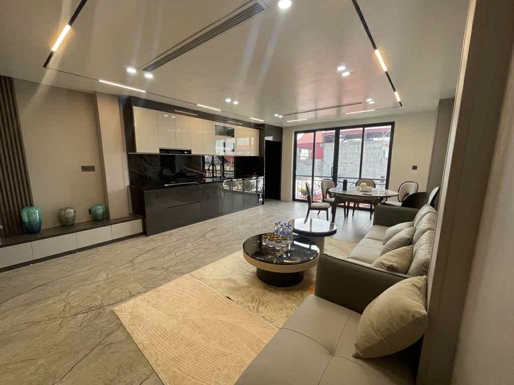 nhà đẹp Hồng Tiến, 45m x 6 tầng, mặt tiền 5m, gara ôtô, full nội thất 2