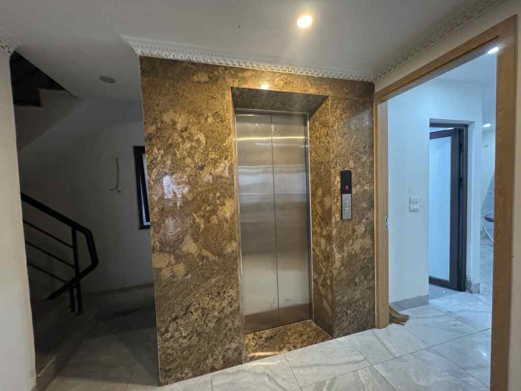 chung cư mini Việt Hưng, 119m x 6 tầng, mặt tiền 5.5m, nở hậu, 19 phòng khép kín, dòng tiền 4