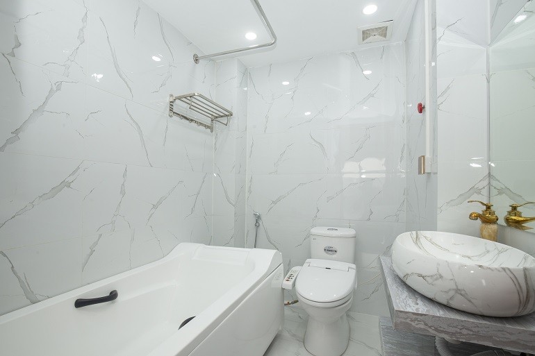 Cho thuê căn hộ 2PN rộng 90m2 tại Đào Tấn, Ba Đình, đầy đủ nội thất đẹp, hiện đại 5