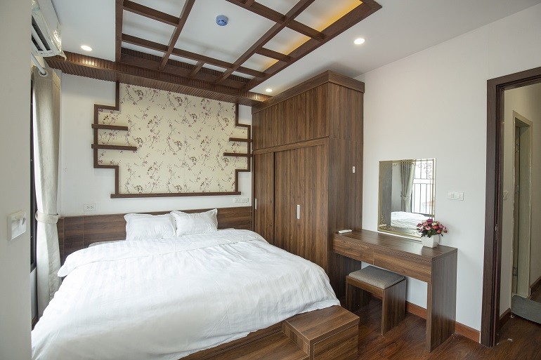Cho thuê căn hộ 1PN rộng 65m2 tại Linh Lang, Ba Đình, đầy đủ nội thất đẹp, hiện đại, có ban công 3