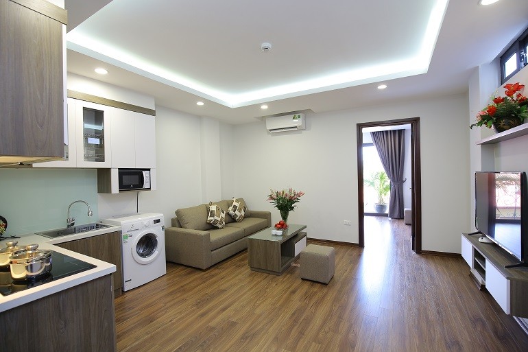 Cho thuê căn hộ 1PN rộng 60m2 tại Đào Tấn, Ba Đình, đầy đủ nội thất đẹp, hiện đại 2