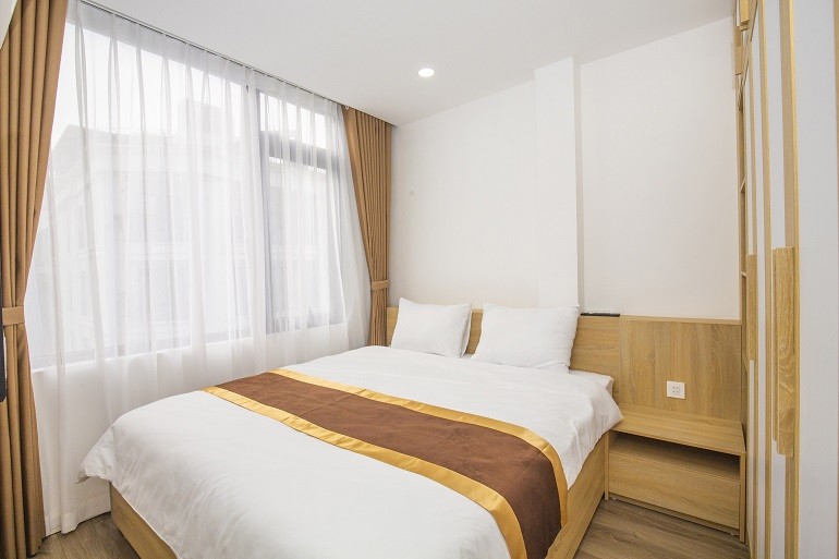 Cho thuê căn hộ 2PN rộng 75m2 tại Linh Lang, Ba Đình, đầy đủ nội thất đẹp, hiện đại, có ban công 3