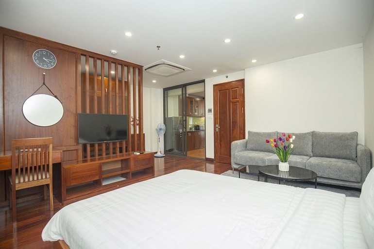 Cho thuê căn hộ 1PN rộng 50m2 tại Đào Tấn, Ba Đình, đầy đủ nội thất đẹp, hiện đại 3