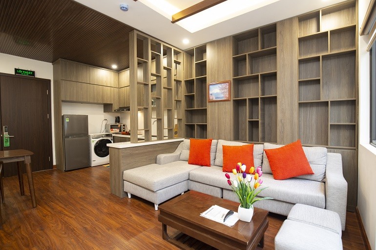 Cho thuê căn hộ 1PN rộng 65m2 tại Linh Lang, Ba Đình, đầy đủ nội thất đẹp, hiện đại, có ban công 7