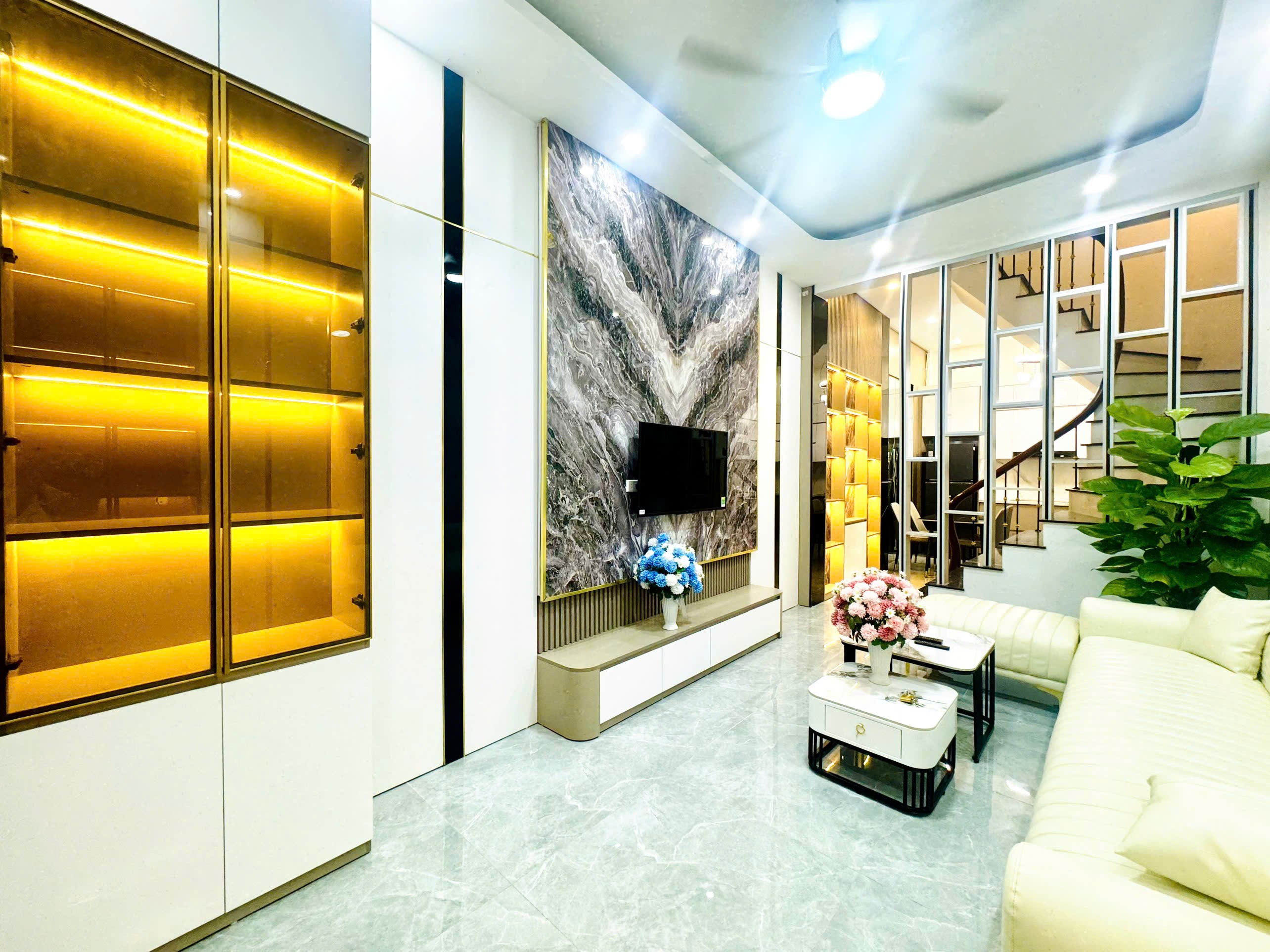 Nhà ĐẸP LONG LANH,  full đồ 50m x 5T, 6PN giá 18TR  Minh Khai, Hai Bà Trưng, ở GĐ - nhóm