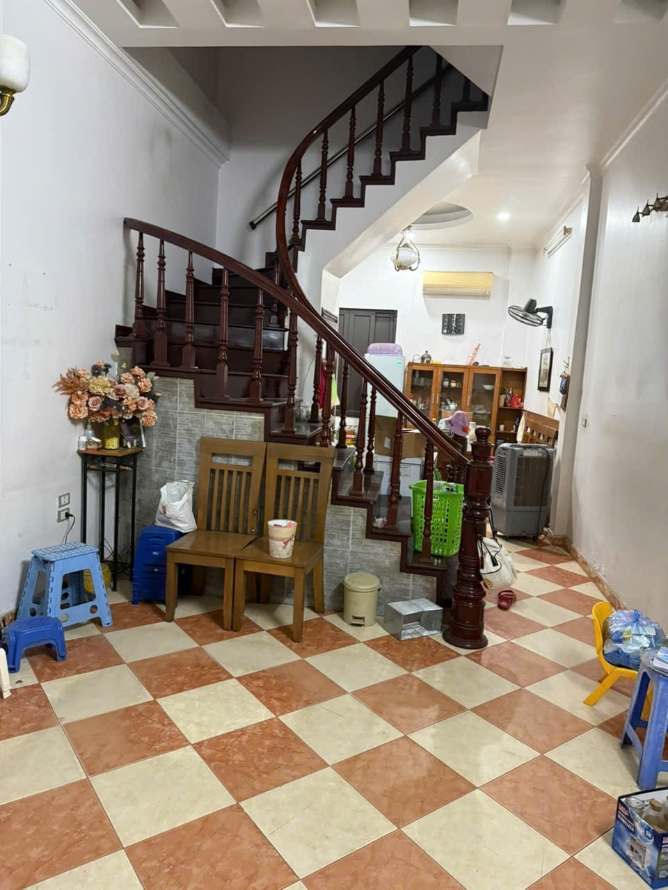Cho thuê nhà riêng Trần Duy Hưng quận Cầu Giấy 50m x 5T, 6PN4VS giá 20TR, 20m ra phố