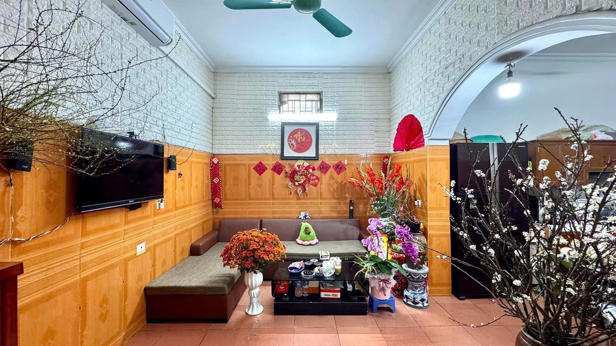 Cho thuê nhà riêng ngõ 6 Bích Câu -  Đống Đa 36m x 4T giá 11 triệu, nhà đẹp - full đồ