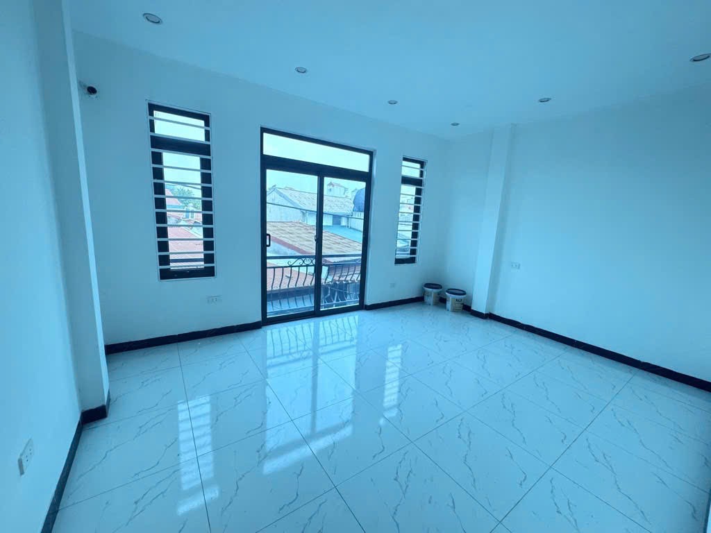 43m phú lãm hà đông _chỉ hơn 7 tỷ có  nhà đẹp thang máy vù vù _ ngõ oto đỗ cửa ngày đêm_ gần chợ 2