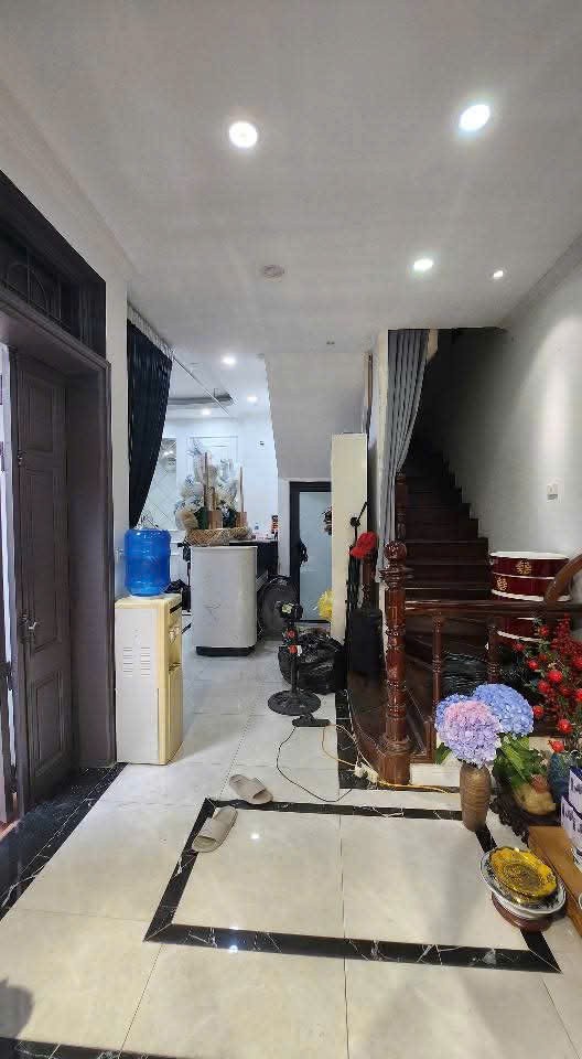 Cho thuê nhà riêng Tôn Đức Thắng, Đống Đa 100m x 4T giá 20 triệu, lô góc, ô tô, kinh doanh 2
