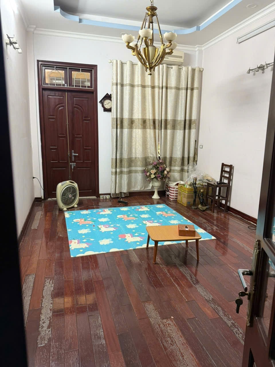 Cho thuê nhà riêng Trần Duy Hưng quận Cầu Giấy 50m x 5T, 6PN4VS giá 20TR, 20m ra phố 3