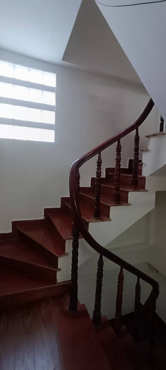 Cho thuê nhà riêng ngõ 342 Hồ Tùng Mâu, Từ Liêm 35m x 4T, 3PN3VS full đồ giá 11 triệu 4