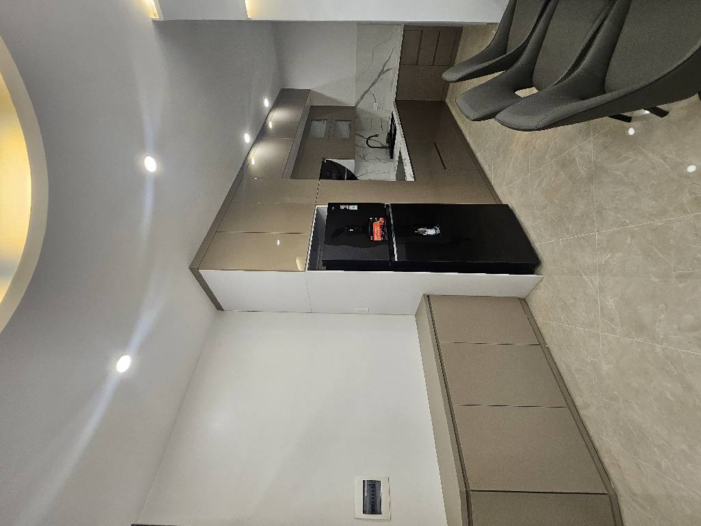 Bán nhà phố Trần Duy Hưng, Cầu Giấy, 50m ra phố, Lô góc, Thang máy, Ngõ thông, Kinh doanh, 49m2x5T 4