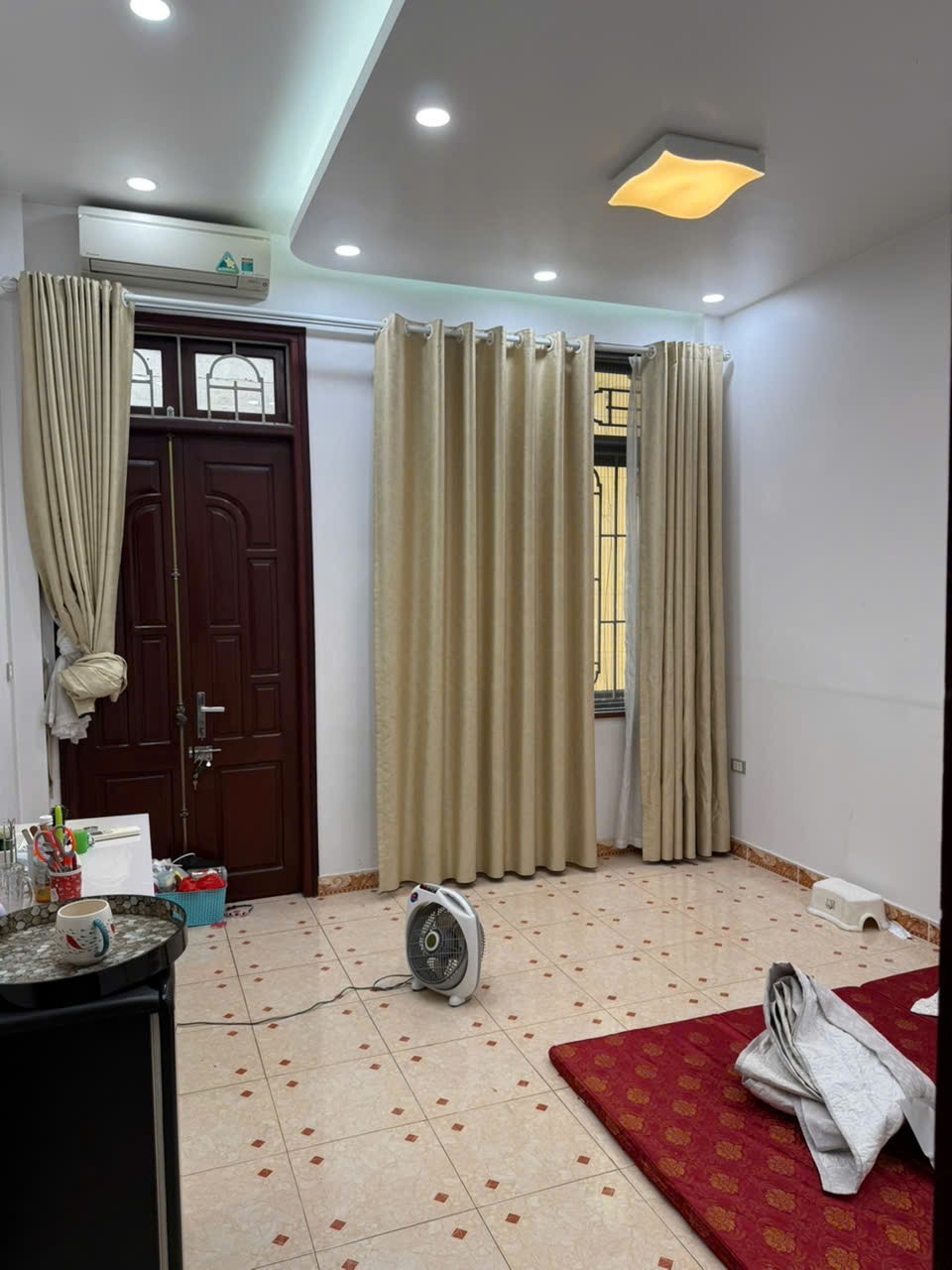 Cho thuê nhà riêng Trần Duy Hưng quận Cầu Giấy 50m x 5T, 6PN4VS giá 20TR, 20m ra phố 5