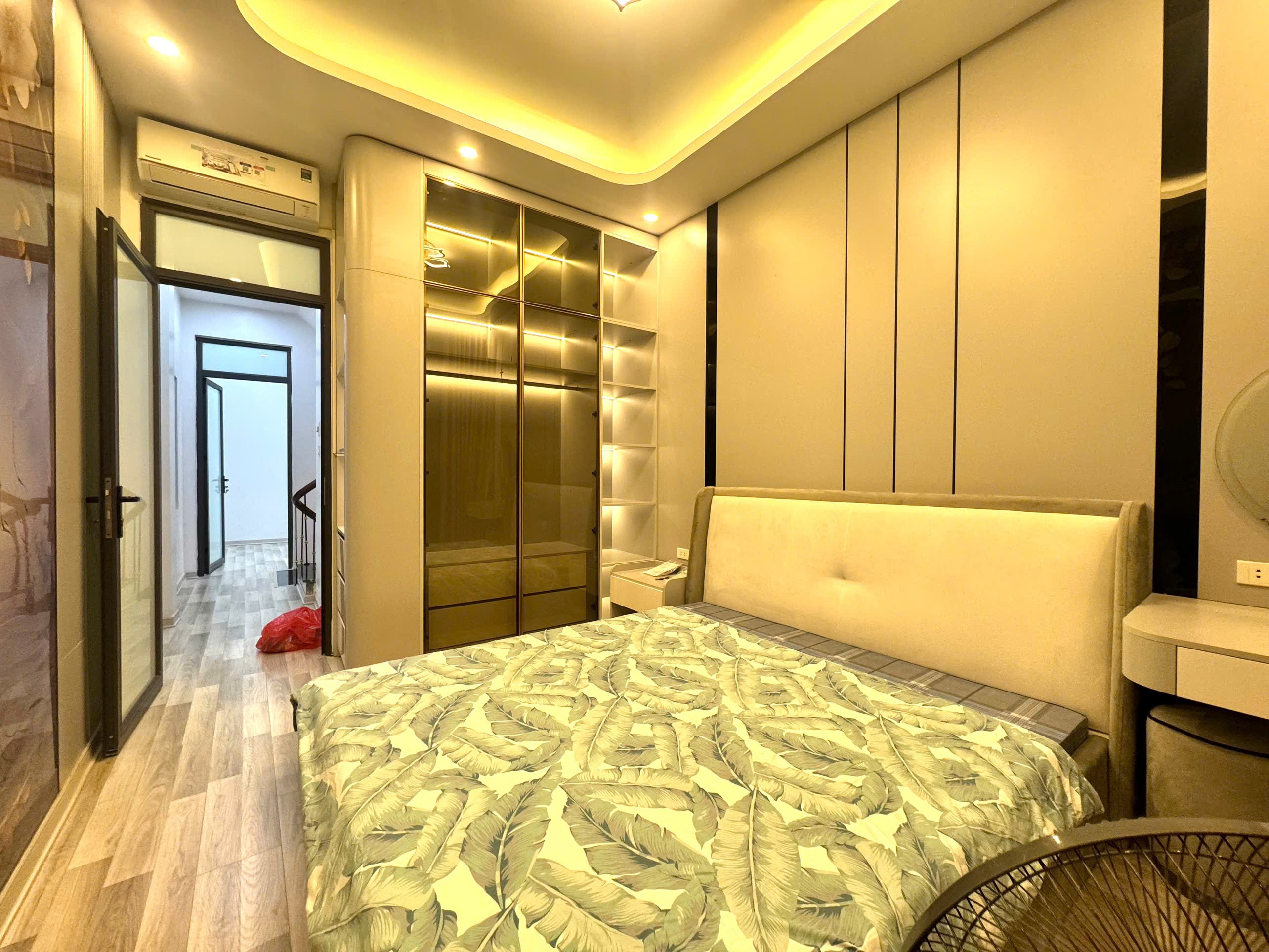 Nhà ĐẸP LONG LANH,  full đồ 50m x 5T, 6PN giá 18TR  Minh Khai, Hai Bà Trưng, ở GĐ - nhóm 6