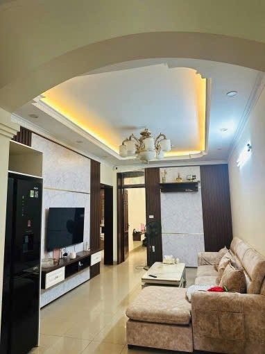Cho thuê nhà tập thể Hoàng Cầu Đống Đa 100m, 3PN2VS giá 13tr, nhà đẹp, đầy đủ đồ