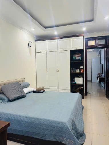 Cho thuê nhà tập thể Hoàng Cầu Đống Đa 100m, 3PN2VS giá 13tr, nhà đẹp, đầy đủ đồ 3