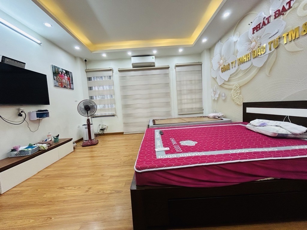 Cần bán Nhà mặt tiền đường Yên Lạc, Phường Vĩnh Tuy, Diện tích 55m², Giá 15.5 Tỷ 3